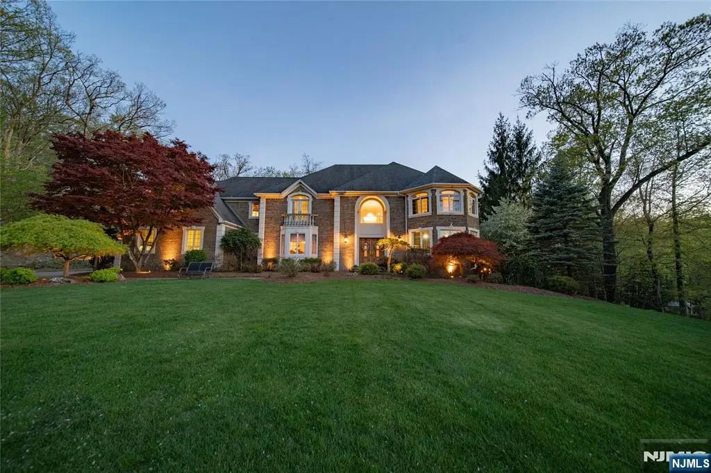 43 Walsh Drive, Mahwah, NJ 07430 - #1