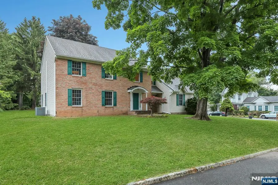 2 Rogers Court, Midland Park, NJ 07432 - #2
