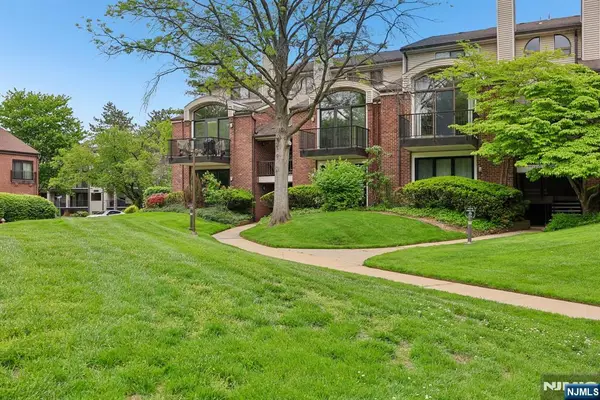 1 Peabody Court 1001, Teaneck, NJ 07666