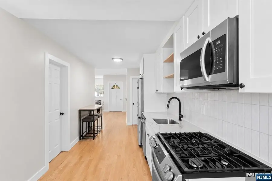 208 Page Avenue, Lyndhurst, NJ 07071 - #3