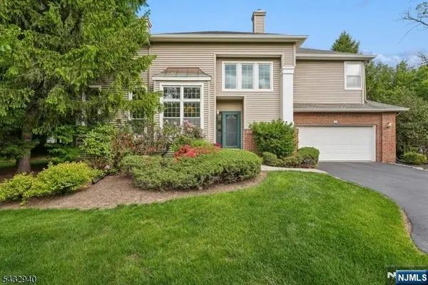32 Kent Drive C0148, Roseland, NJ 07068