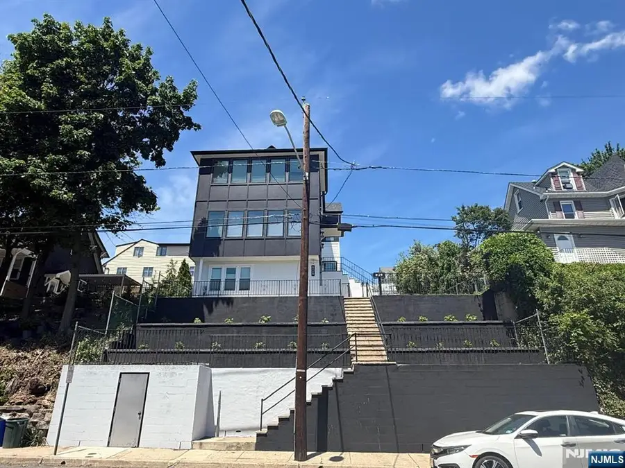 606 5th Street, Carlstadt, NJ 07072 - #3