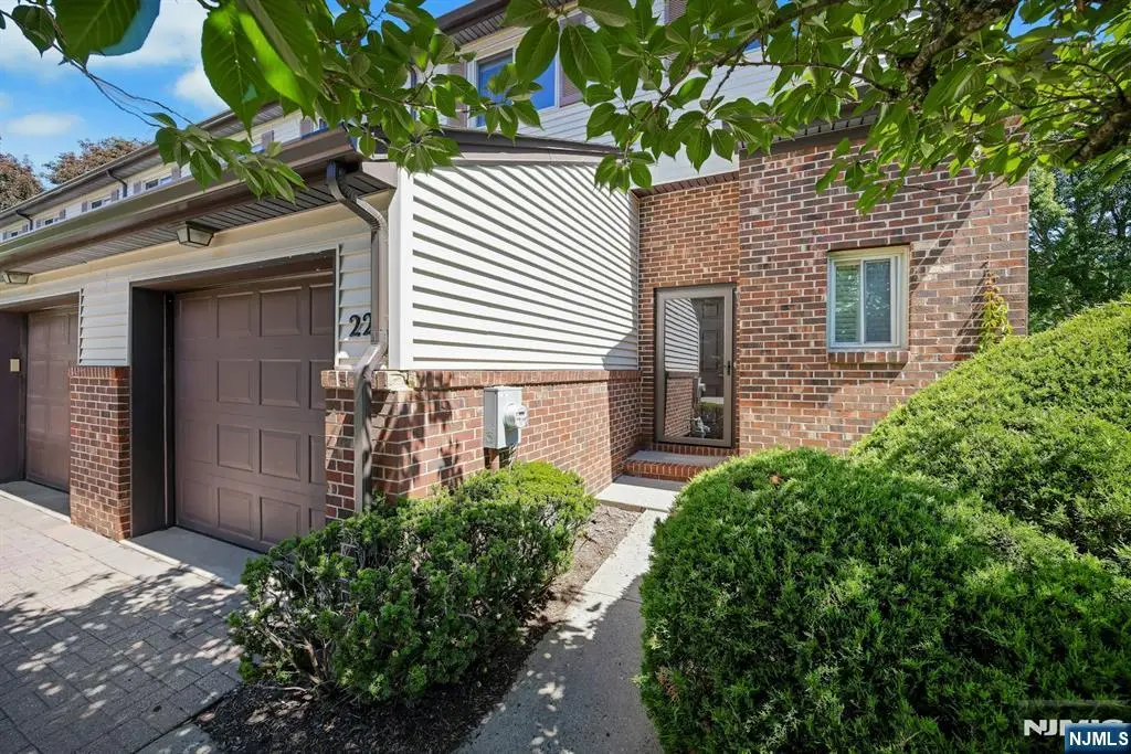 22 Hampton Court 422, Township Of Washington, NJ 07676 - #1