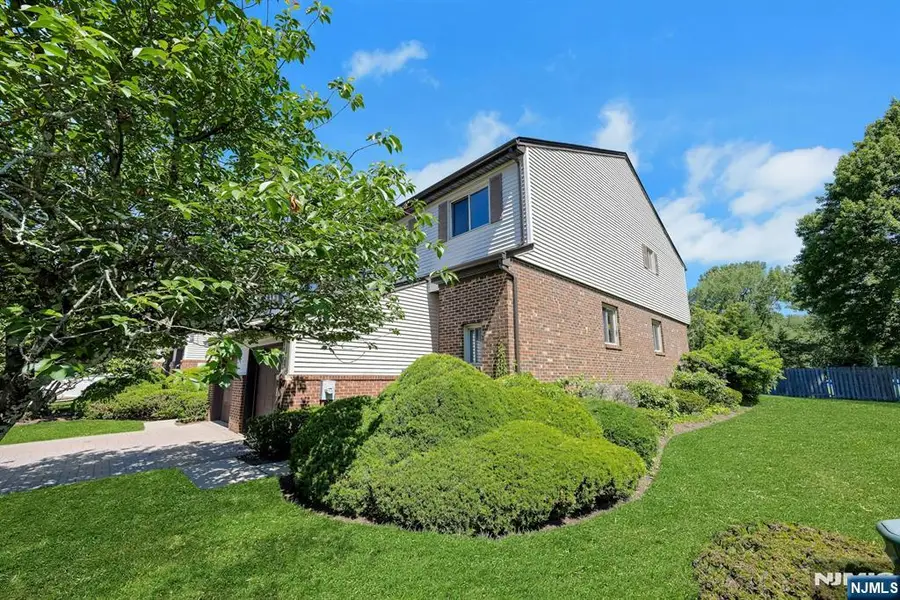 22 Hampton Court 422, Township Of Washington, NJ 07676 - #2