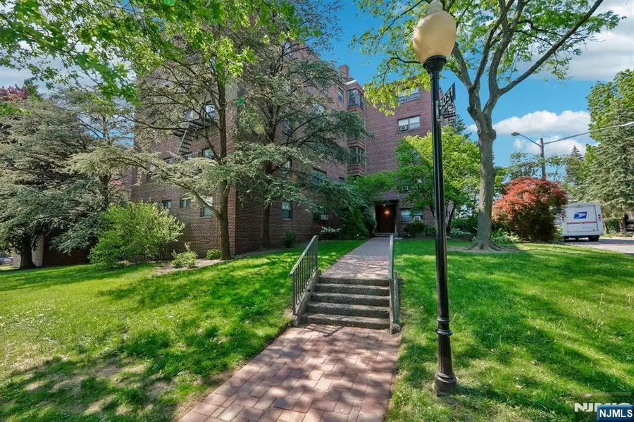 3031 Edwin Avenue 4H, Fort Lee, NJ 07024 - #2