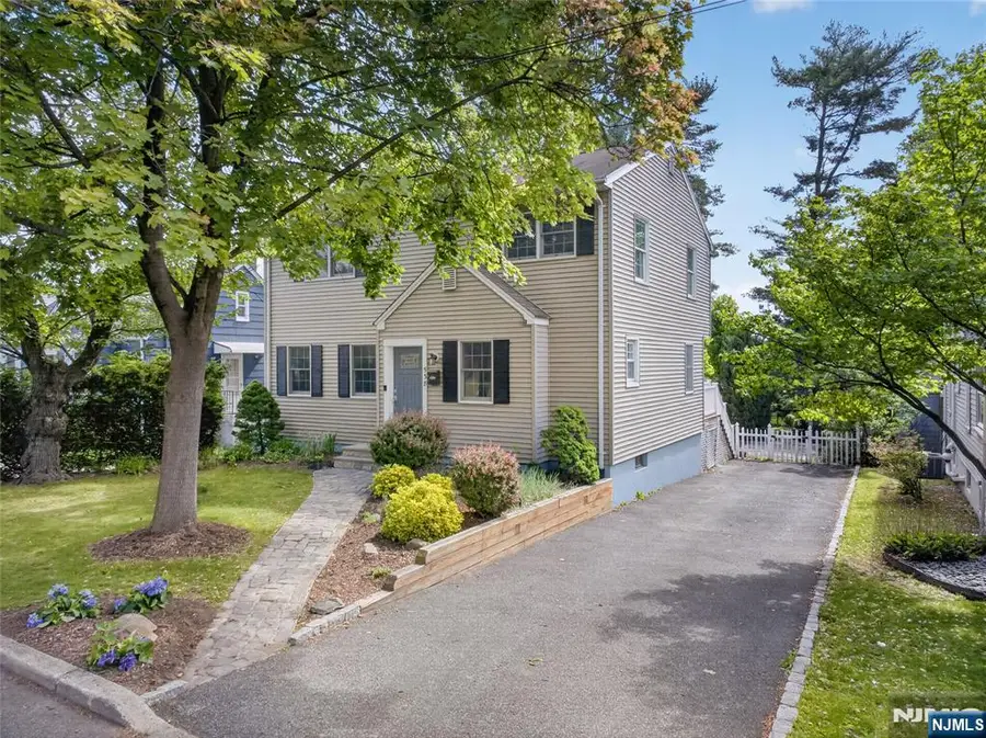 538 Coolidge Place, Paramus, NJ 07652 - #2