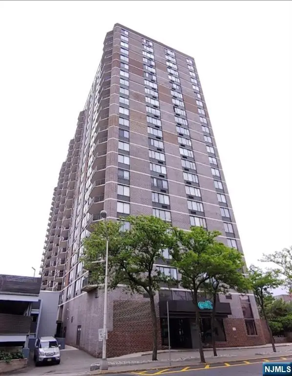 770 Anderson Avenue 6N, Cliffside Park, NJ 07010