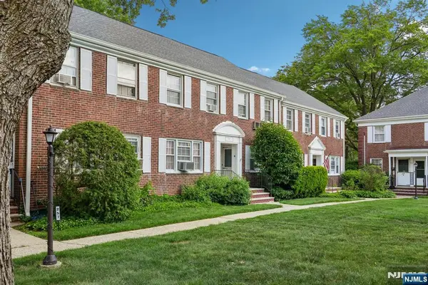 261 Elmwood A, Maplewood, NJ 07040