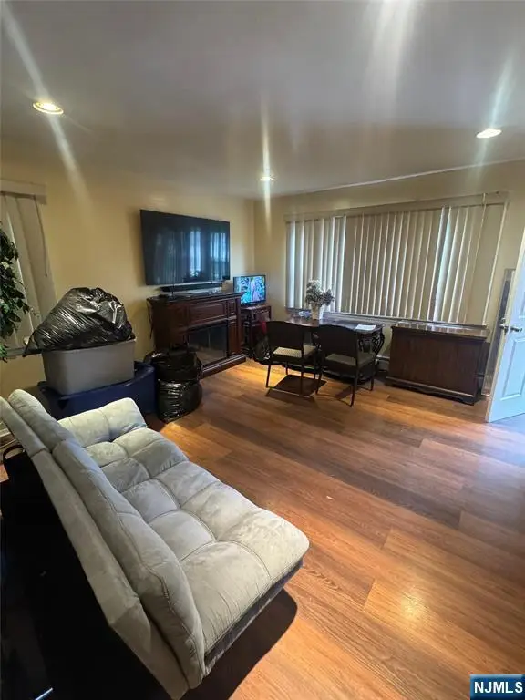 22 Evelyn Court, Maplewood, NJ 07040 - #2