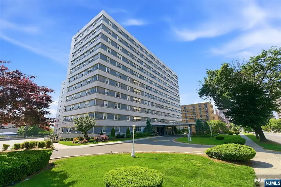 280 Prospect Avenue 8G, Hackensack, NJ 07601 - #2