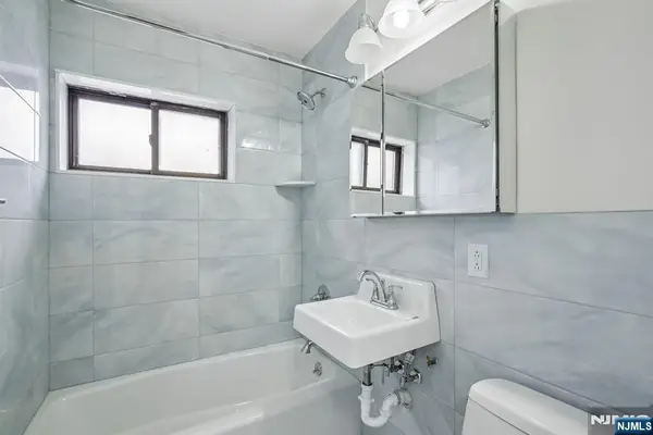 3060 Edwin Avenue 4C, Fort Lee, NJ 07024