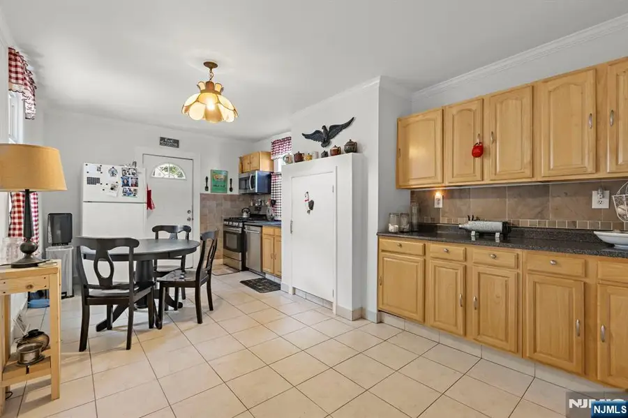 18 Lincoln Place, East Rutherford, NJ 07073 - #3