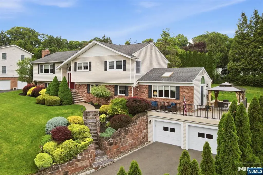 17 Kiowa Terrace, Oakland, NJ 07436 - #1