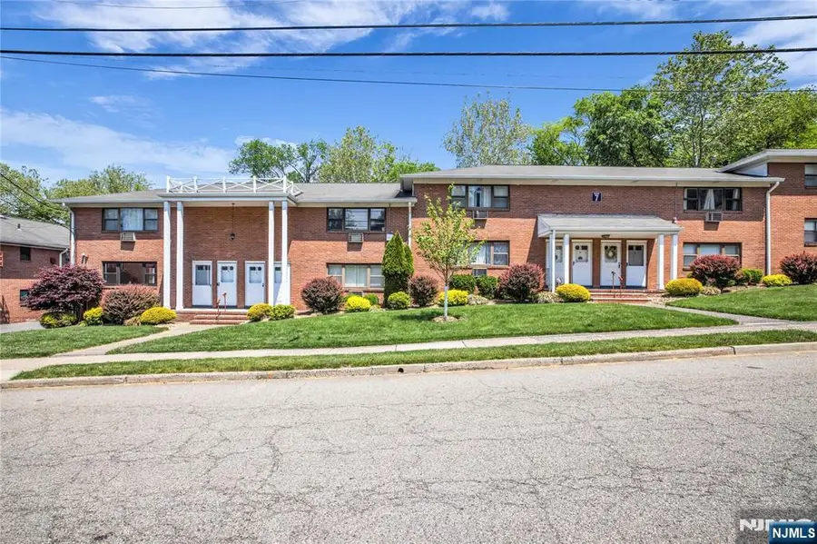7 Colonial Drive 7L, Little Falls, NJ 07424 - #2