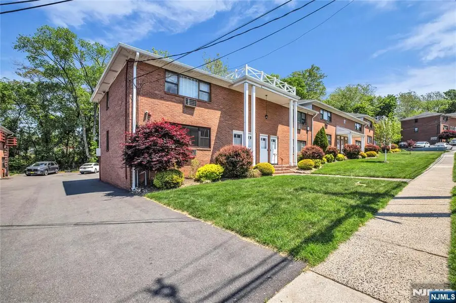 7 Colonial Drive 7L, Little Falls, NJ 07424 - #3