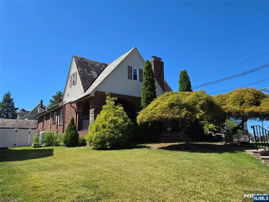 304 Henry Street, Hasbrouck Heights, NJ 07604 - #1
