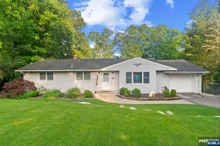 17 Foxhill Lane, Ringwood, NJ 07456 - #2