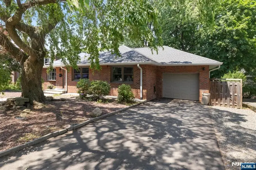 48 Palmer Place, Leonia, NJ 07605 - #2
