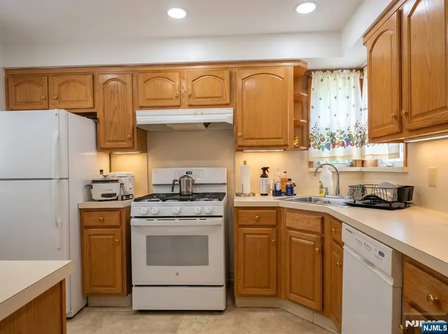 1255 Tuxedo Square, Teaneck, NJ 07666 - #2