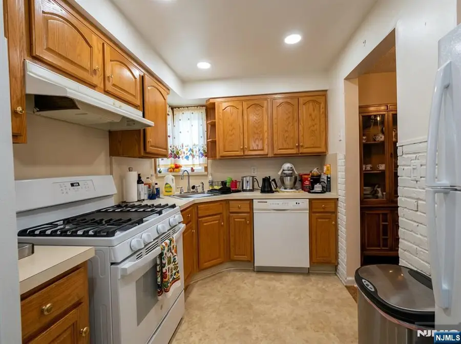1255 Tuxedo Square, Teaneck, NJ 07666 - #3
