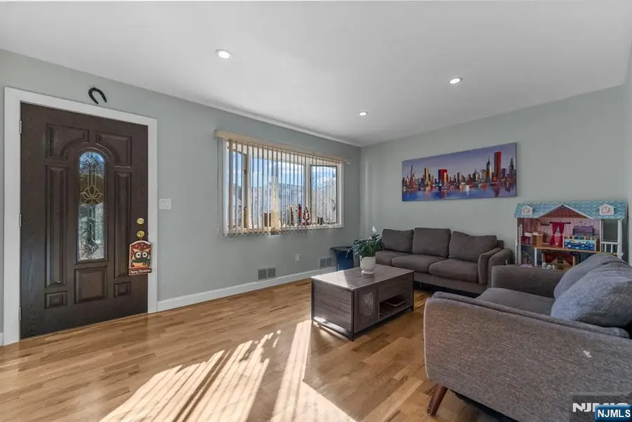 22 Runyon Road, Clifton, NJ 07013 - #3