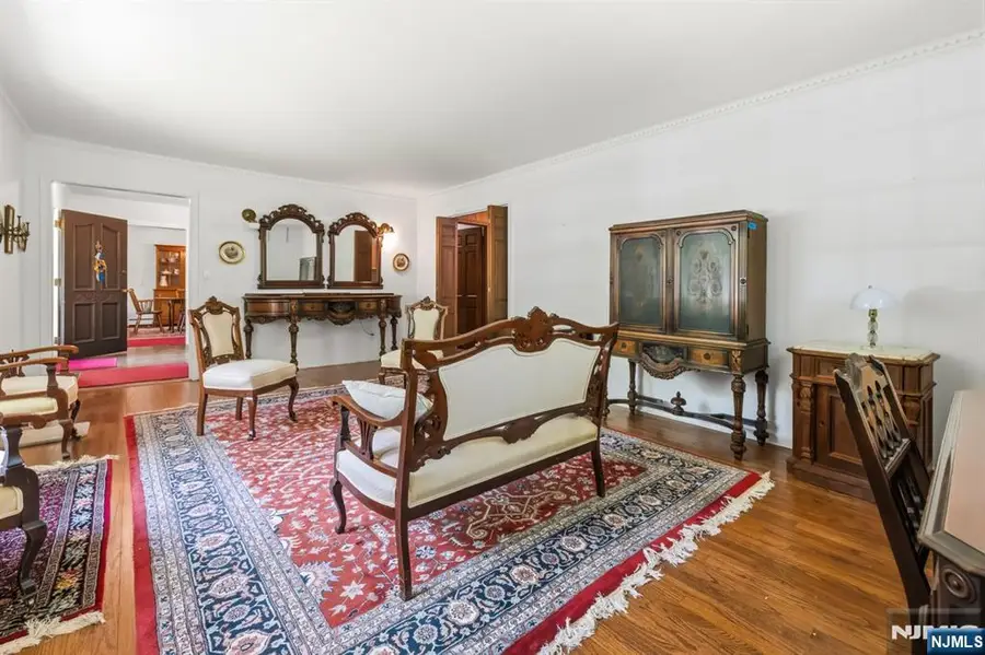 49 Clover Lane, Upper Saddle River, NJ 07458 - #2