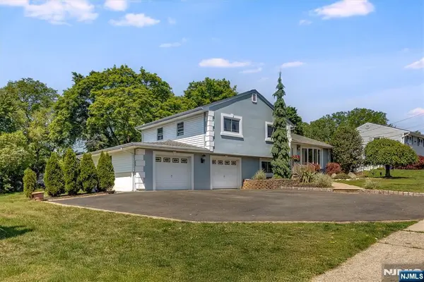 11 Allen Drive, Wayne, NJ 07470