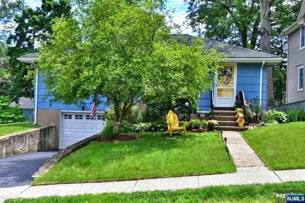 90 Grove Street, Waldwick, NJ 07463