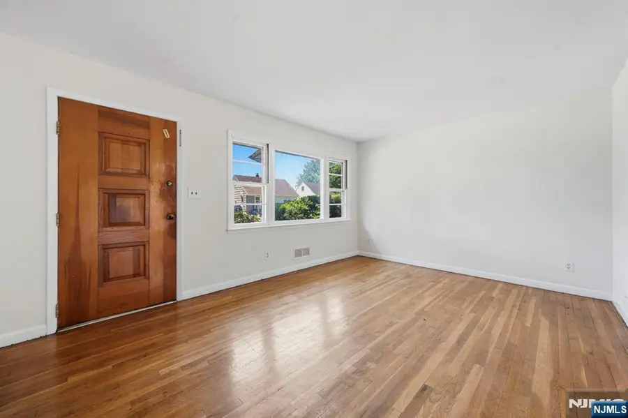 26 Briar Lane, Nutley, NJ 07110 - #3