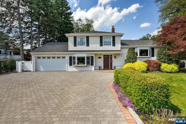 11 Carlisle Road, Wayne, NJ 07470