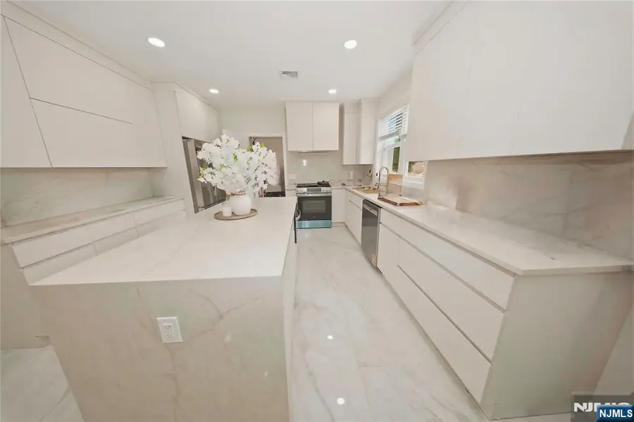 596 Moonachie Avenue, Wood Ridge, NJ 07075 - #2