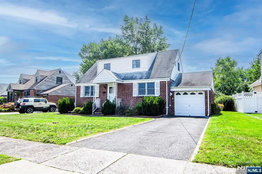 40 Westwood Drive, Fair Lawn, NJ 07410 - #3