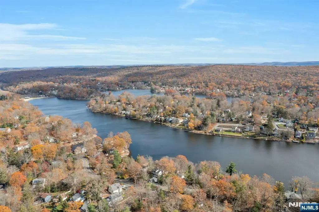 39 Delaware Road, Upper Greenwood Lake, NJ 07421 - #1