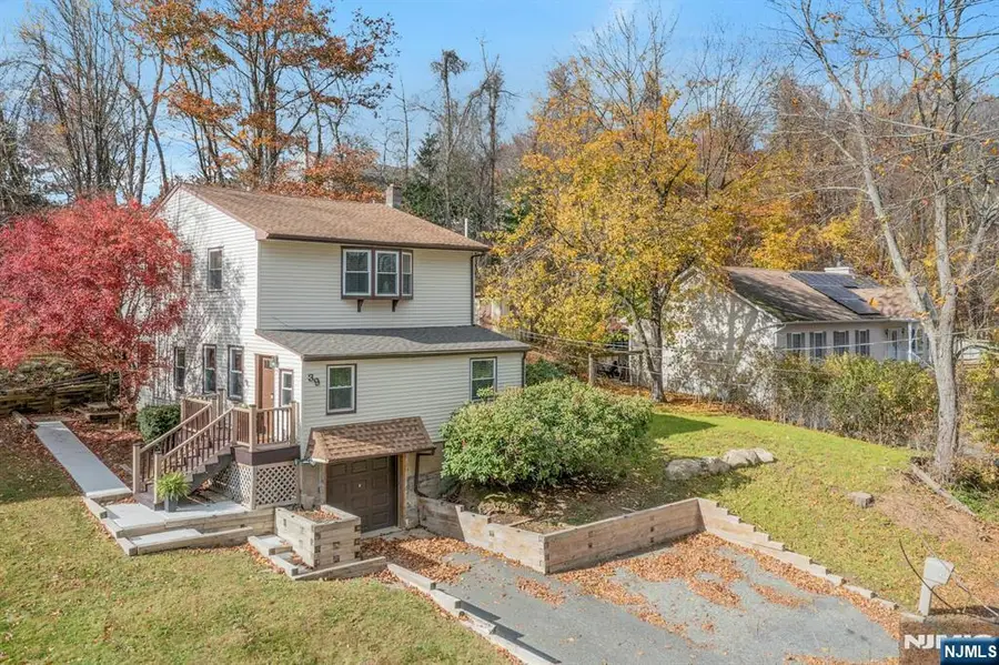 39 Delaware Road, Upper Greenwood Lake, NJ 07421 - #2