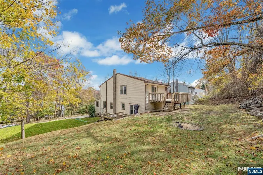 39 Delaware Road, Upper Greenwood Lake, NJ 07421 - #3