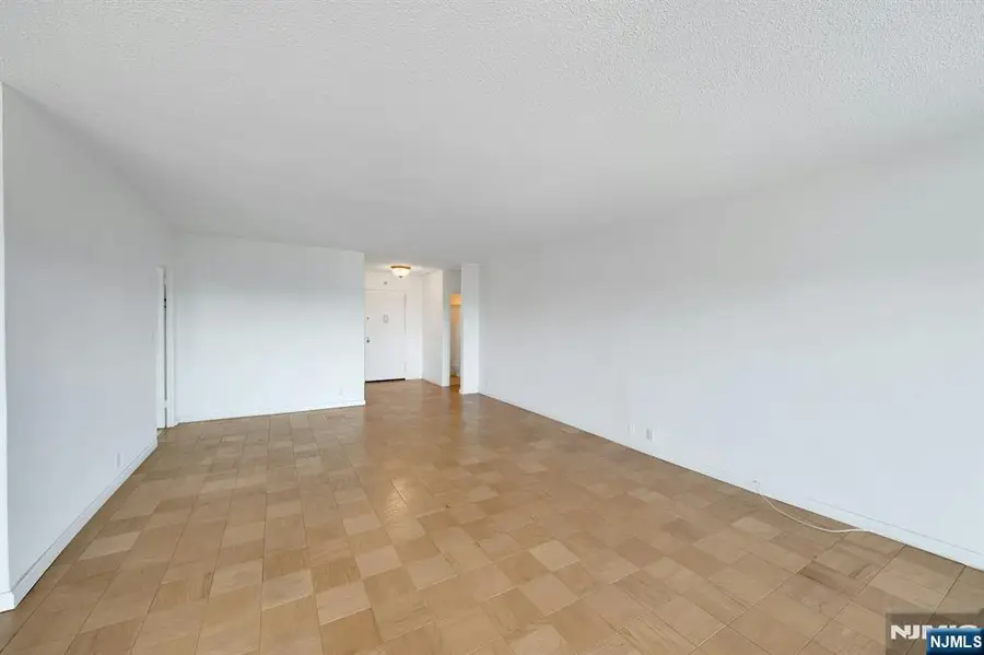 1530 palisade Avenue 15N, Fort Lee, NJ 07024 - #2
