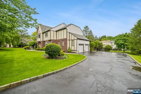 38 Howell Drive, Verona, NJ 07044