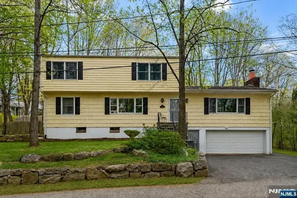 33 Brooksyde Avenue, Ringwood, NJ 07456