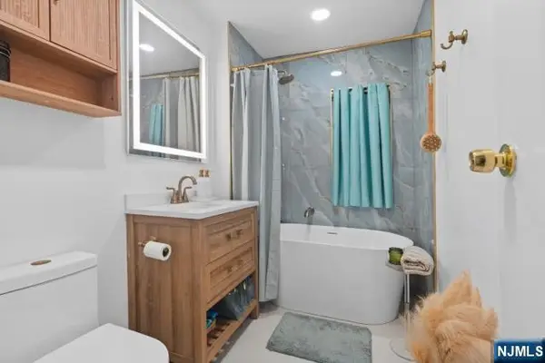 26 Clinton 4A, Belleville, NJ 07109