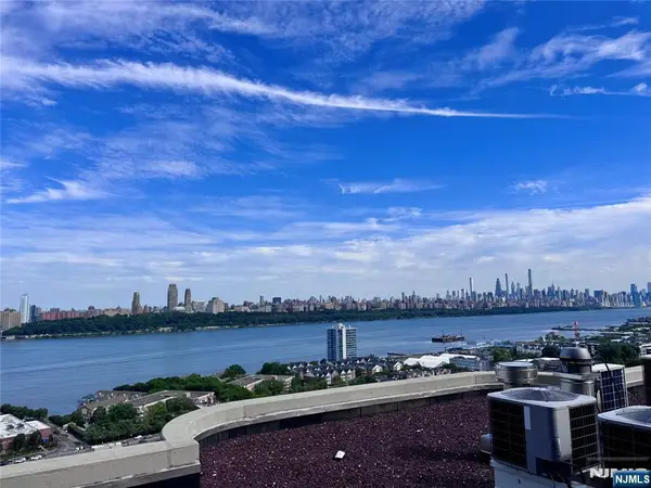 100 Carlyle 5J North, Cliffside Park, NJ 07010