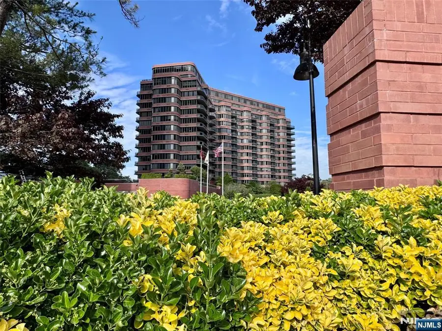 100 Carlyle 5J North, Cliffside Park, NJ 07010 - #3