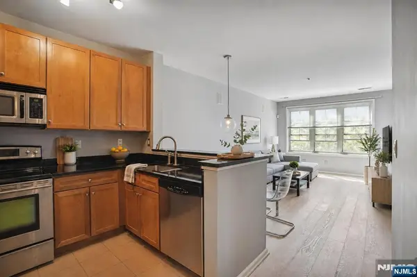 24 Ave At Port Imperial 226, West New York, NJ 07093