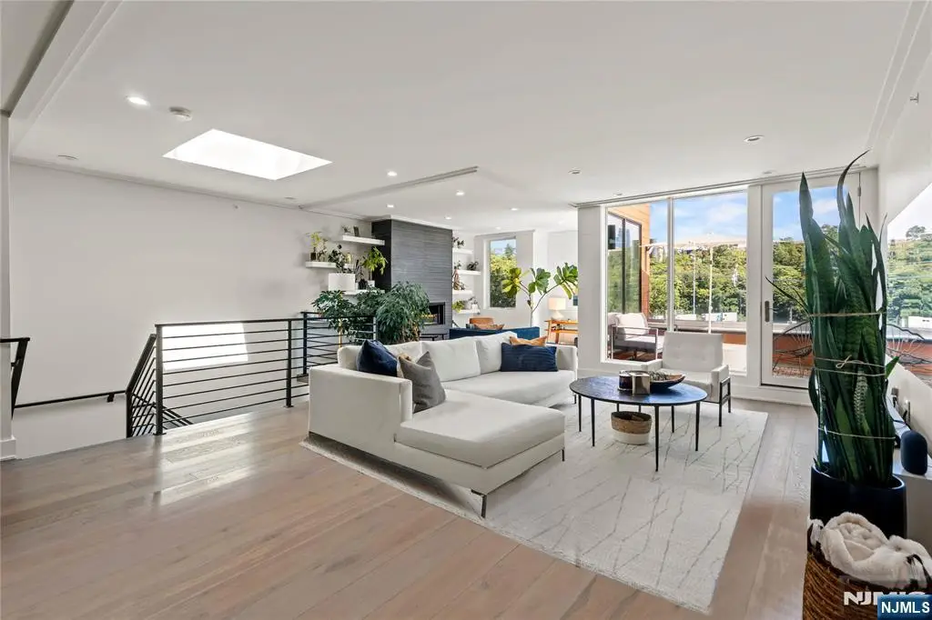 367 Park Avenue, Weehawken, NJ 07086 - #1