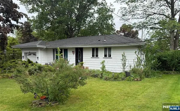 160 Hayes Avenue, Clark, NJ 07066