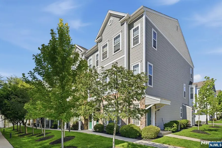 13 Dahlia Lane, Garfield, NJ 07026 - #2