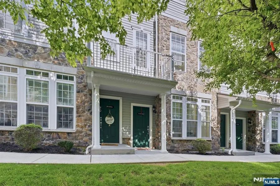 13 Dahlia Lane, Garfield, NJ 07026 - #3