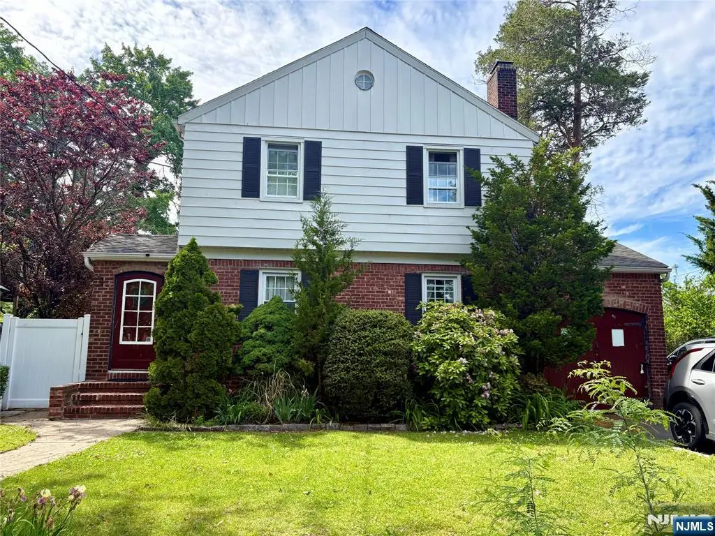 33 Harvey Avenue, Rochelle Park, NJ 07662 - #1