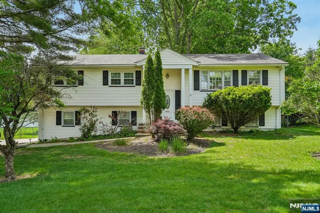 22 Marlton Drive, Wayne, NJ 07470 - #1
