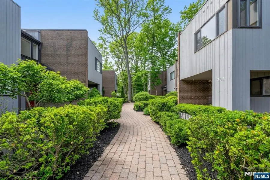 207 Pond Terrace 4D, Township Of Washington, NJ 07676 - #2