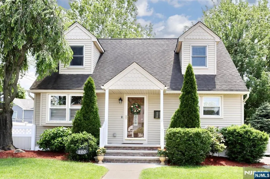 220 New Jersey Avenue, Bergenfield, NJ 07621 - #1